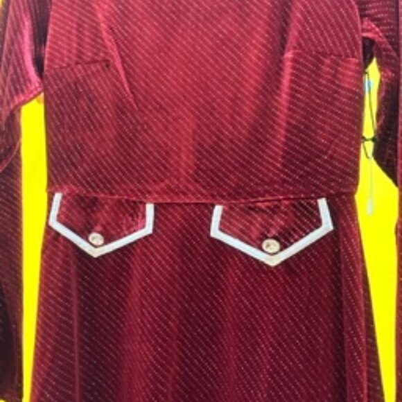 Smak Parlour Burgundy Sparkle high-Neck Mod Fit&Flare w/ Ornate Pocket Front - Picture 6 of 7